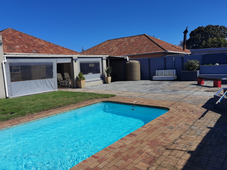 4 Bedroom Property for Sale in Shirley Park Western Cape